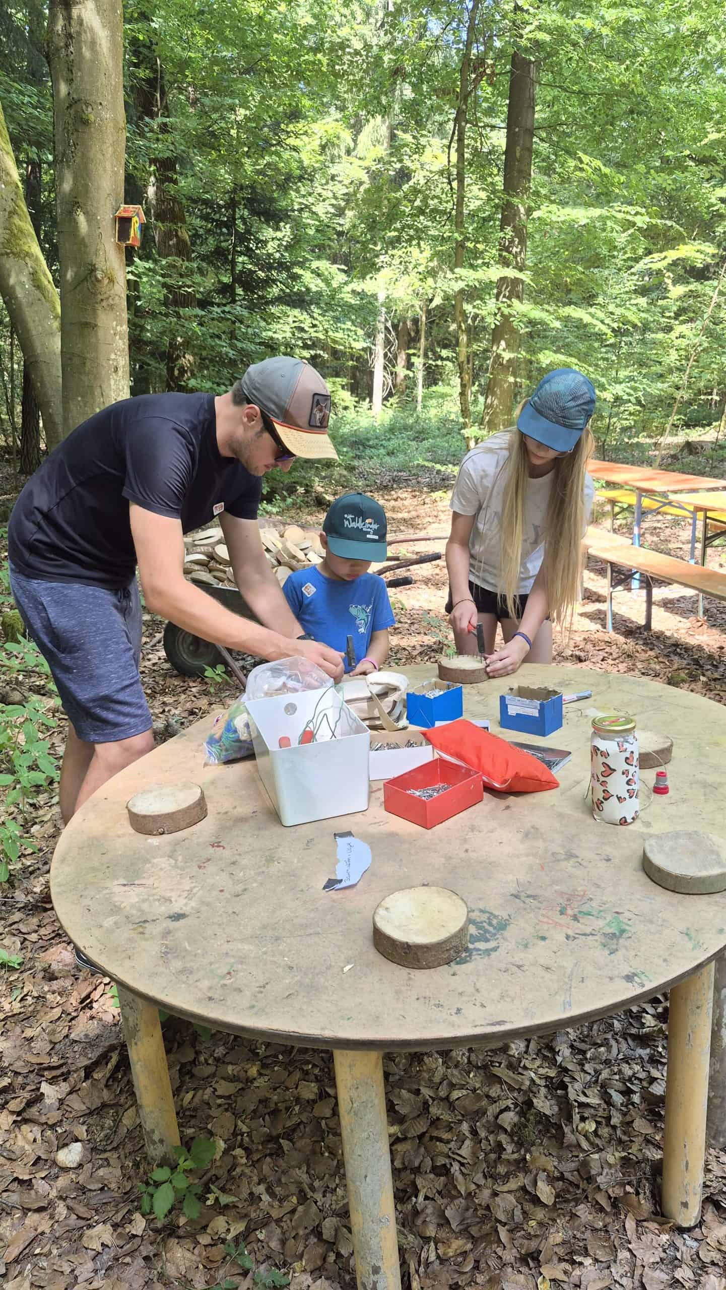 Kerstin von h&b learning bedankt sich bei der Leitung Katrin und dem Team für deren Arbeit.