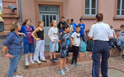 Die Mittelschule Marktheidenfeld zu Besuch bei der Polizei
